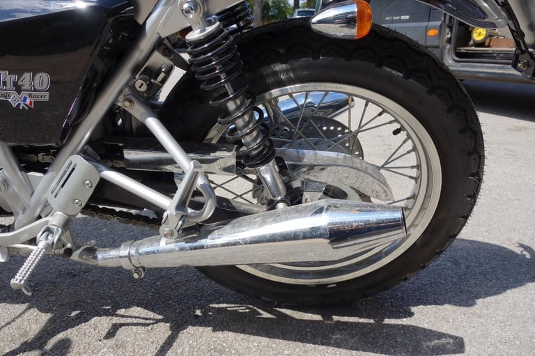 Mash Cafe Racer 400 2022