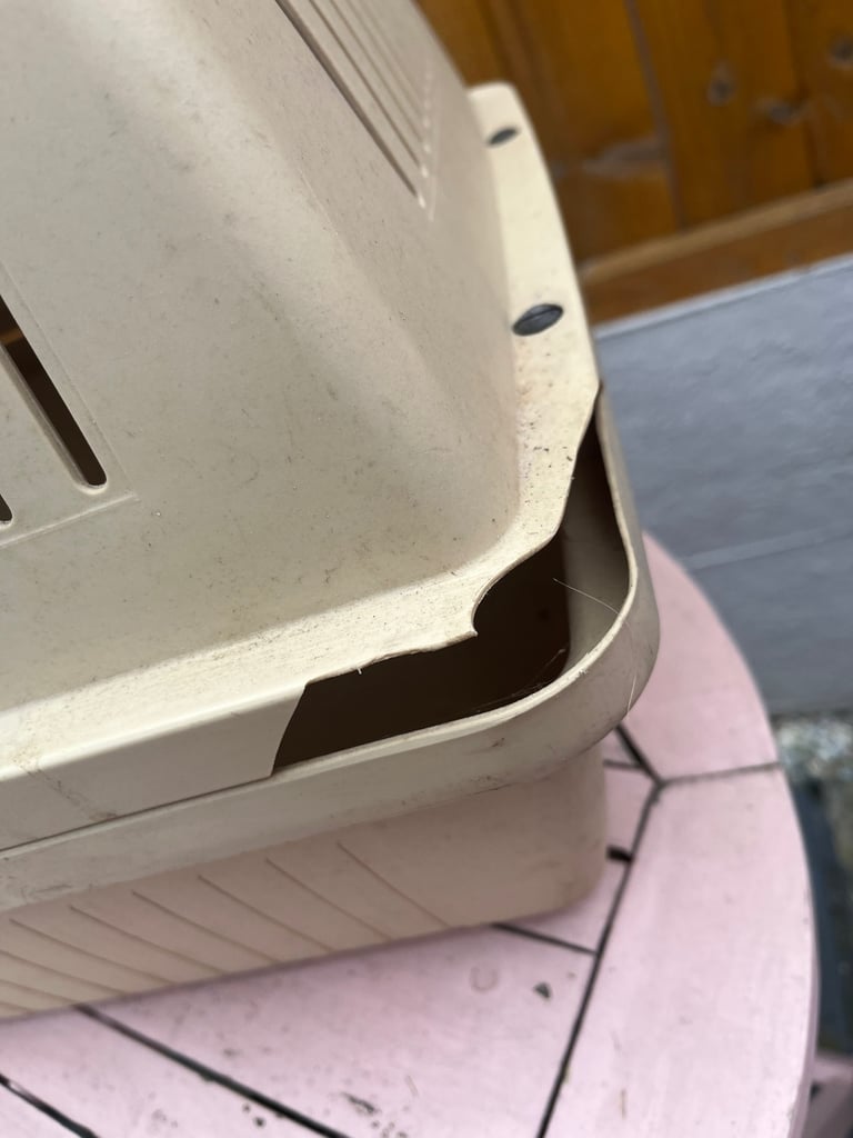 CAT CARRIER WITH HANDLE 