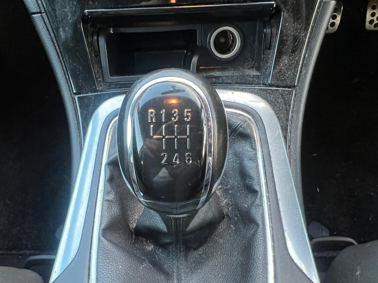 2011 Vauxhall Insignia 1.8i 16V SRi 5dr HATCHBACK Petrol Manual