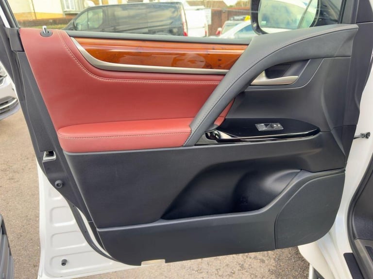 2024 Lexus LX LX570 5.7 V8 Automatic 4X4 8 seats 5dr Petrol Automatic