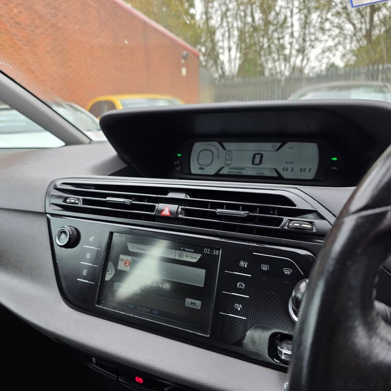 CITROEN C4 PICASSO VTR+ MODEL 1.6 DIESEL 115 BHP YEAR 2014 £20 ROAD TAX PER YEAR LOW MILES!!!