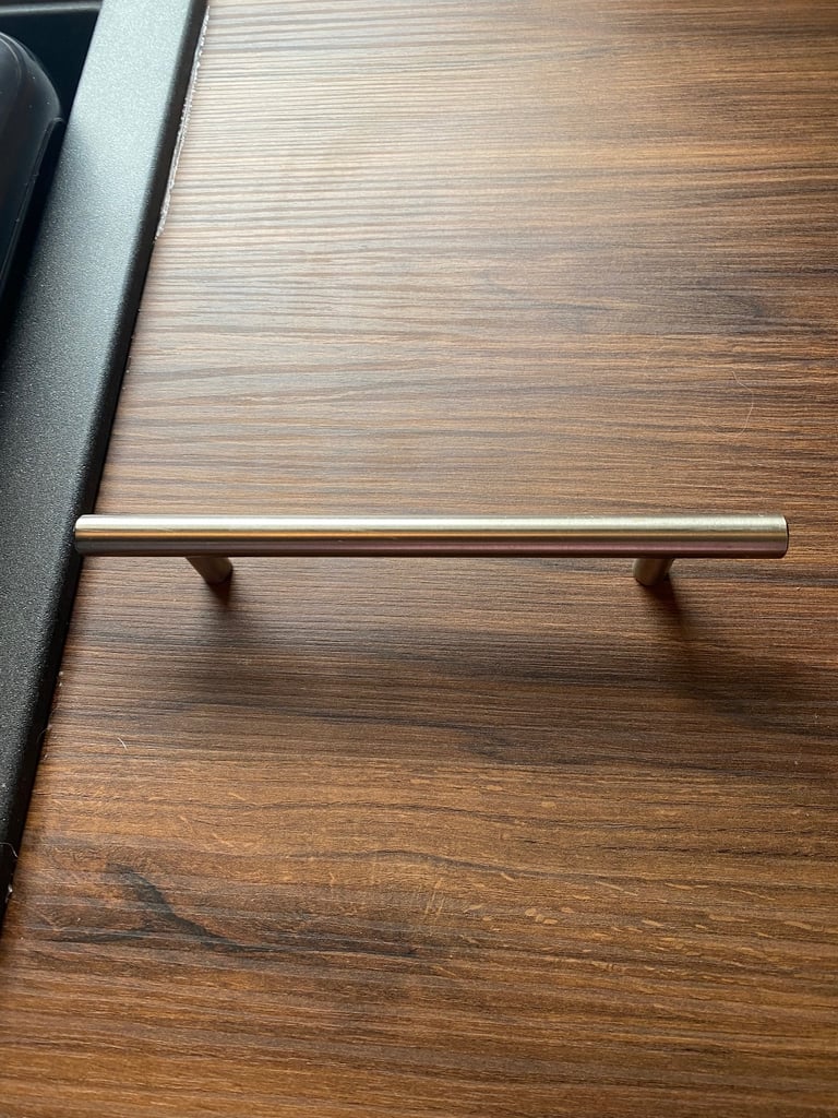Kitchen cabinet/drawer handles