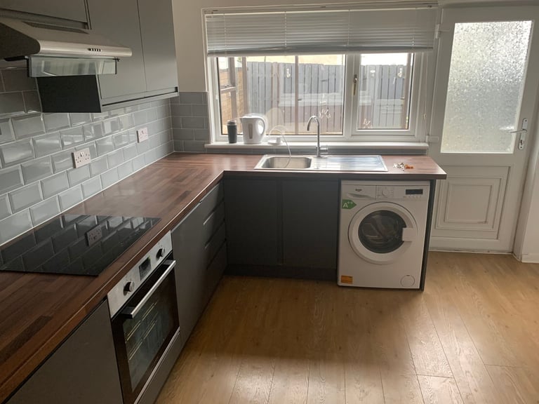 image for Room for rent - Livingston
