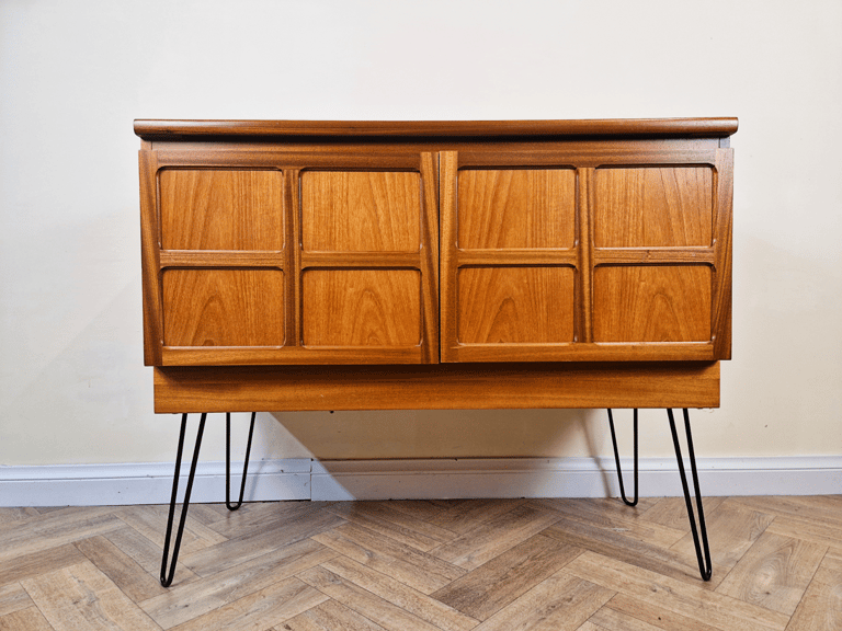 Nathan Parker Knoll Vintage Mid Century Medium Teak Danish Design Compact Sideboard Cabinet BL693