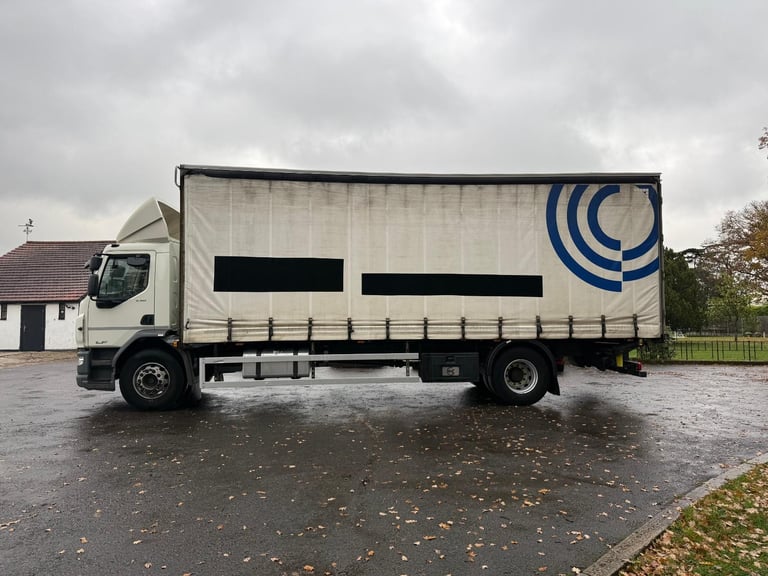 DAF LF 230, CURTAIN, UNDERSLUNG TAIL LIFT 