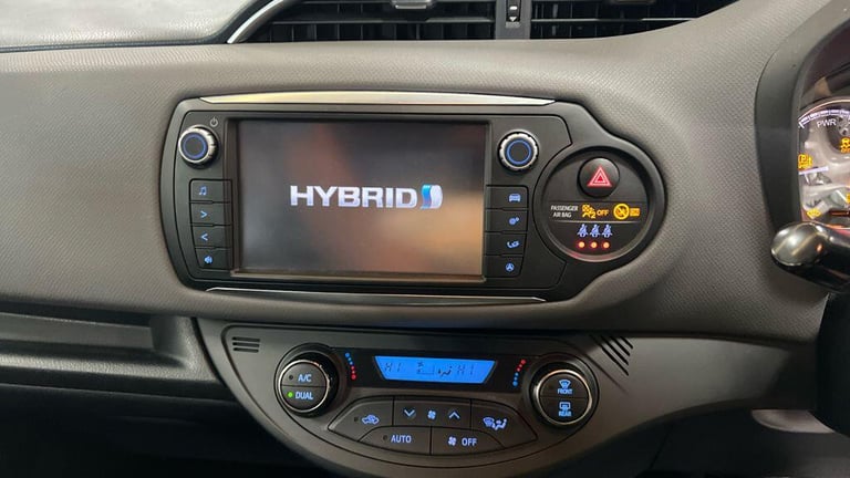  Toyota Yaris 1.5 VVT-h Icon E-CVT Euro 6 5dr Petrol/Electric Hybrid Automatic