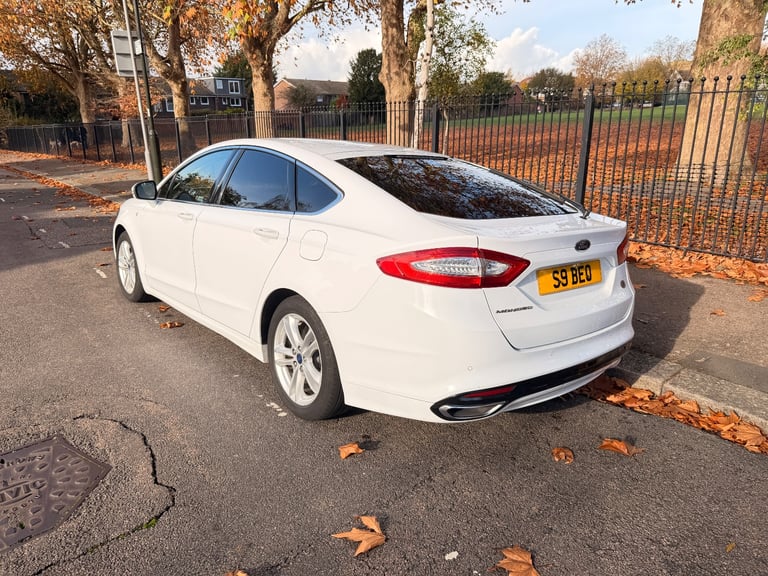 Ford, MONDEO, Hatchback, 2015, Semi-Auto, 1997 (cc), 5 doors