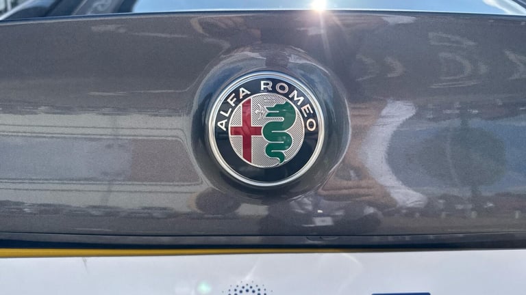 2025 Alfa Romeo Giulia 2.0T Veloce Auto Euro 6 (s/s) 4dr Saloon Petrol Automatic