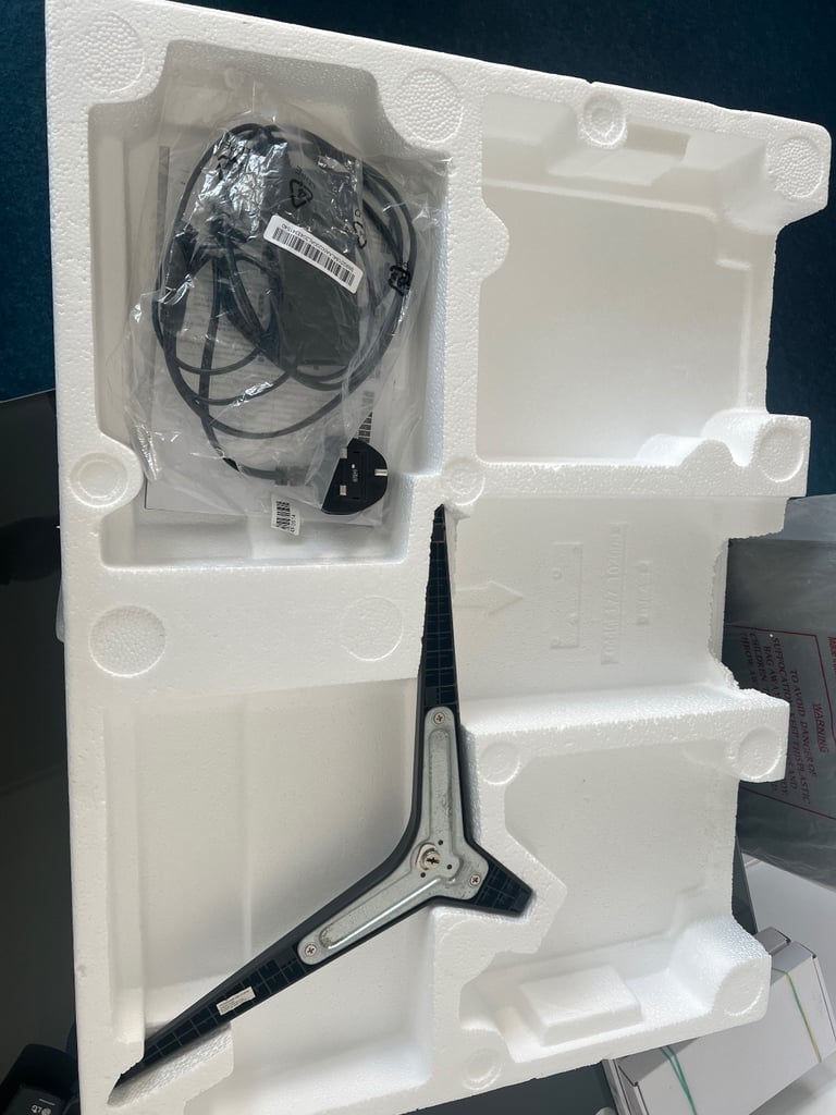 Gaming monitor 27” AOC for sale 