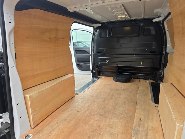 2023 Citroen Dispatch E 1000 75 kWh Enterprise M in white, 12,000 miles, full service history, 1 ...