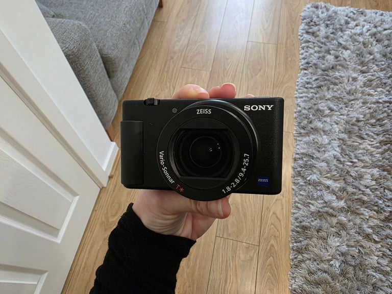 Sony ZV-1 vloggers camera with case, 4x batteries and  tripod camera grip