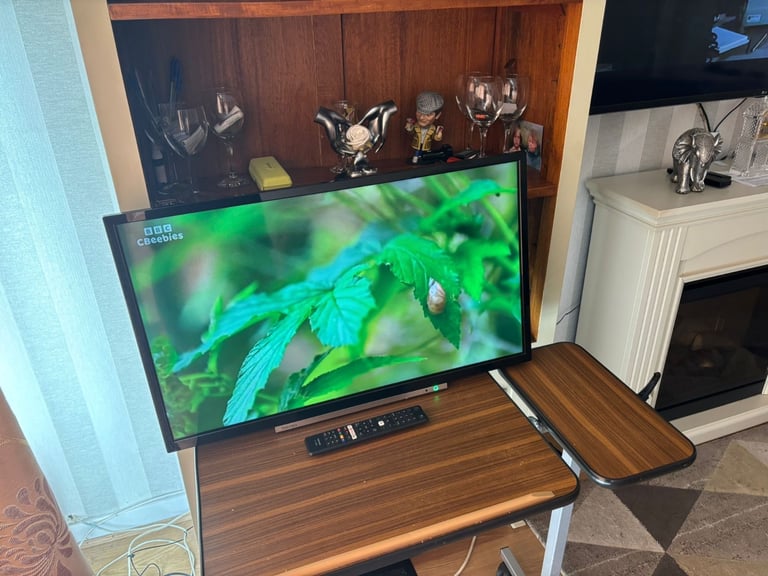 image for Toshiba 32 inch smart tv