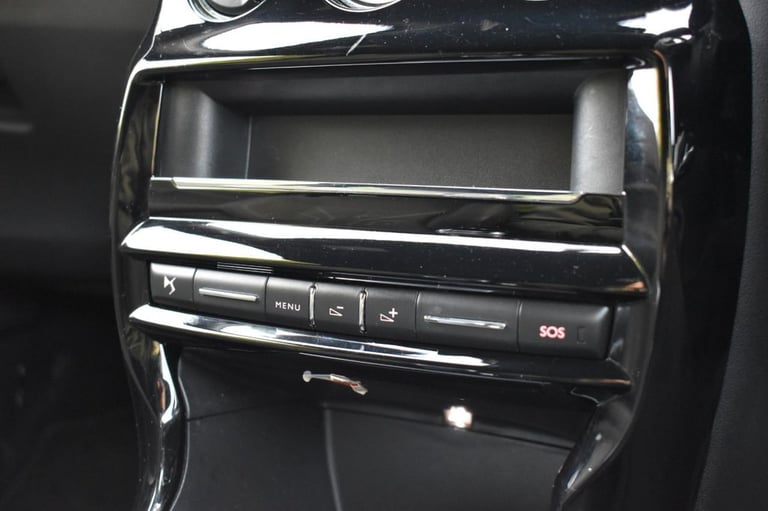 2017 DS Automobiles DS 3 1.2 PureTech 82 Elegance 3dr HATCHBACK PETROL Manual