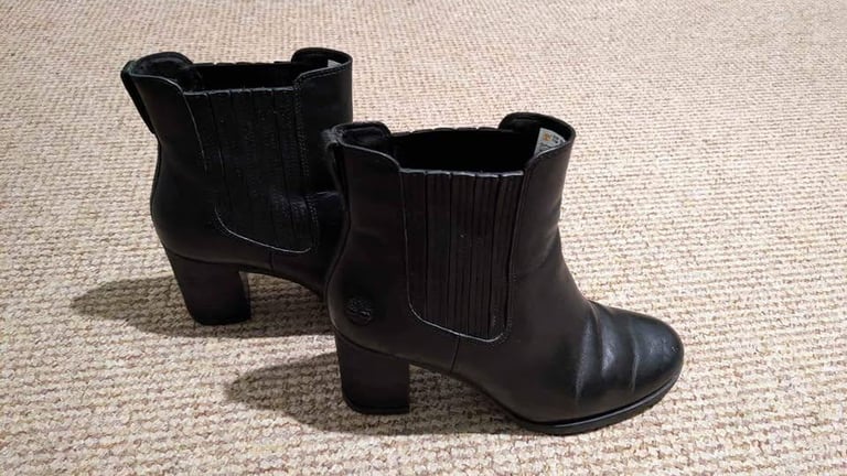 image for  Women Chelsea Timberland boots 5.5 UK