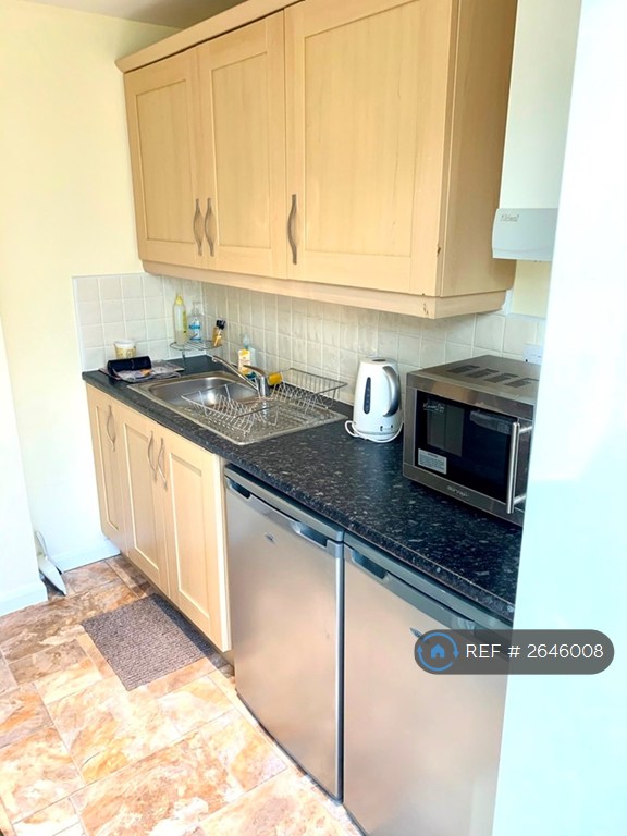 2 bedroom flat in Badgerdale Way, Littleover, Derby, DE23 (2 bed) (#2646008)