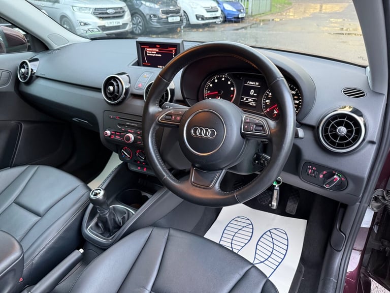 2011 Audi A1 TFSI SPORT - £35 TAX -ONE OWNER FROM NEW - 11 STAMPS IN THE BOOK - LEATHER Hatchback...