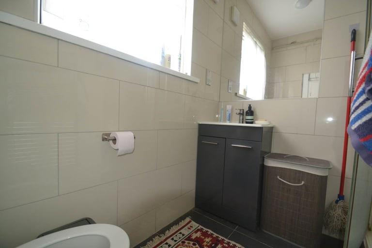 3 bedroom house in Allendale Avenue, Southall