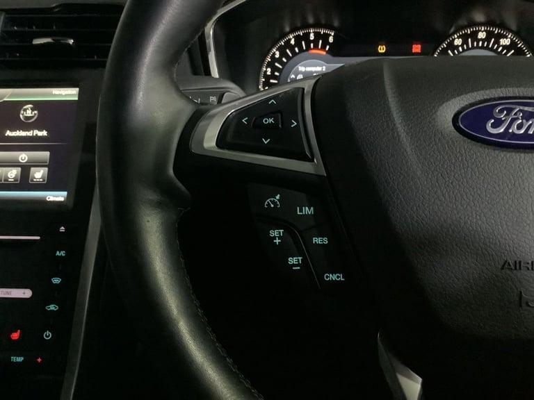 2016 Ford Mondeo 2.0 TDCi Titanium Hatchback 5dr Diesel Powershift Euro 6 (s/s) (210 ps) Hatchbac...