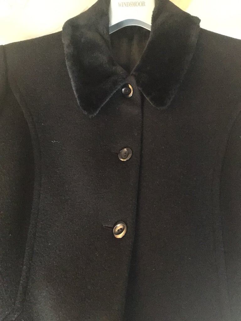 LUXURIOUS HOBBS BLACK COAT / 70%WOOL/ 15%CASHMERE/ 15%ANGORA