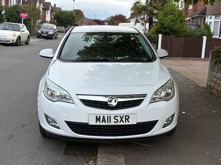 Vauxhall, ASTRA, Hatchback, 2011, Manual, 1398 (cc), 5 doors