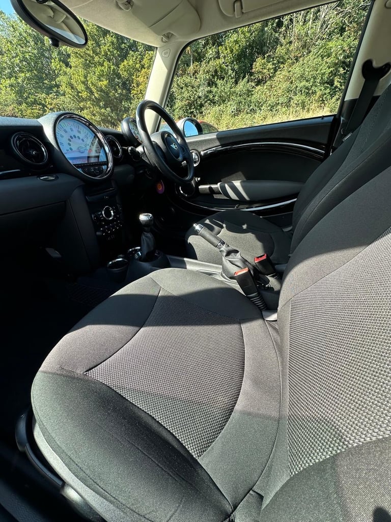 2011 MINI Hatch 1.6 Cooper 3dr HATCHBACK Petrol Manual