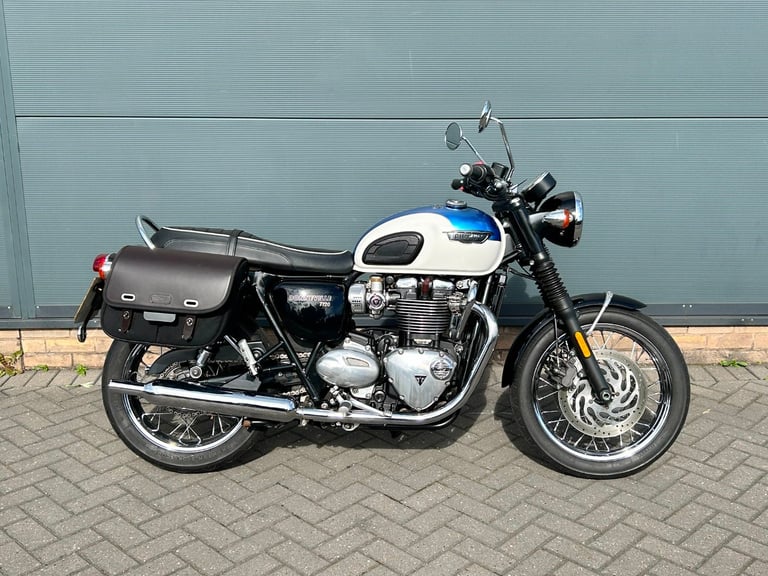image for 2018 Triumph BONNEVILLE T120 Bonneville T120 Jet Black Prestige Naked PETROL Manual