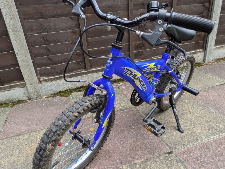 Kids Bike age 3 to 6, 15 inch wheels, 2 hi-vis vests and helmet, wide tyres, prop stand 