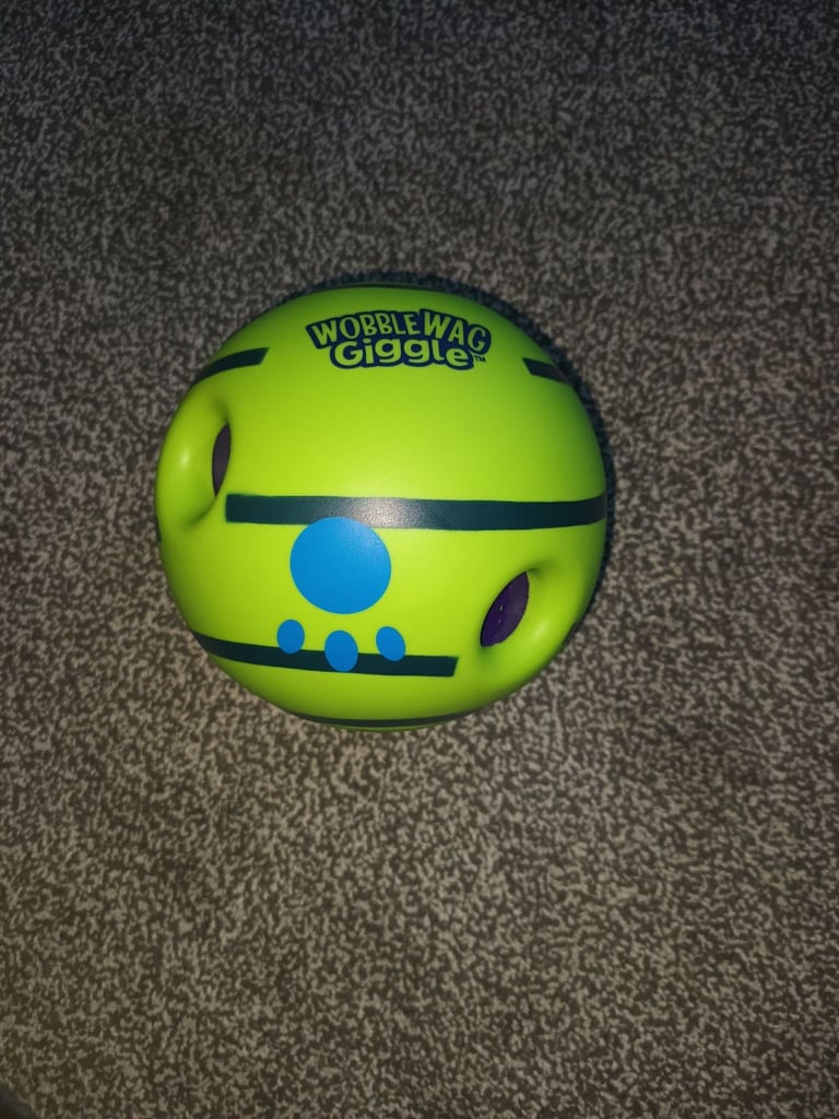 Wobble Wag Giggle - Dog Toy / Ball