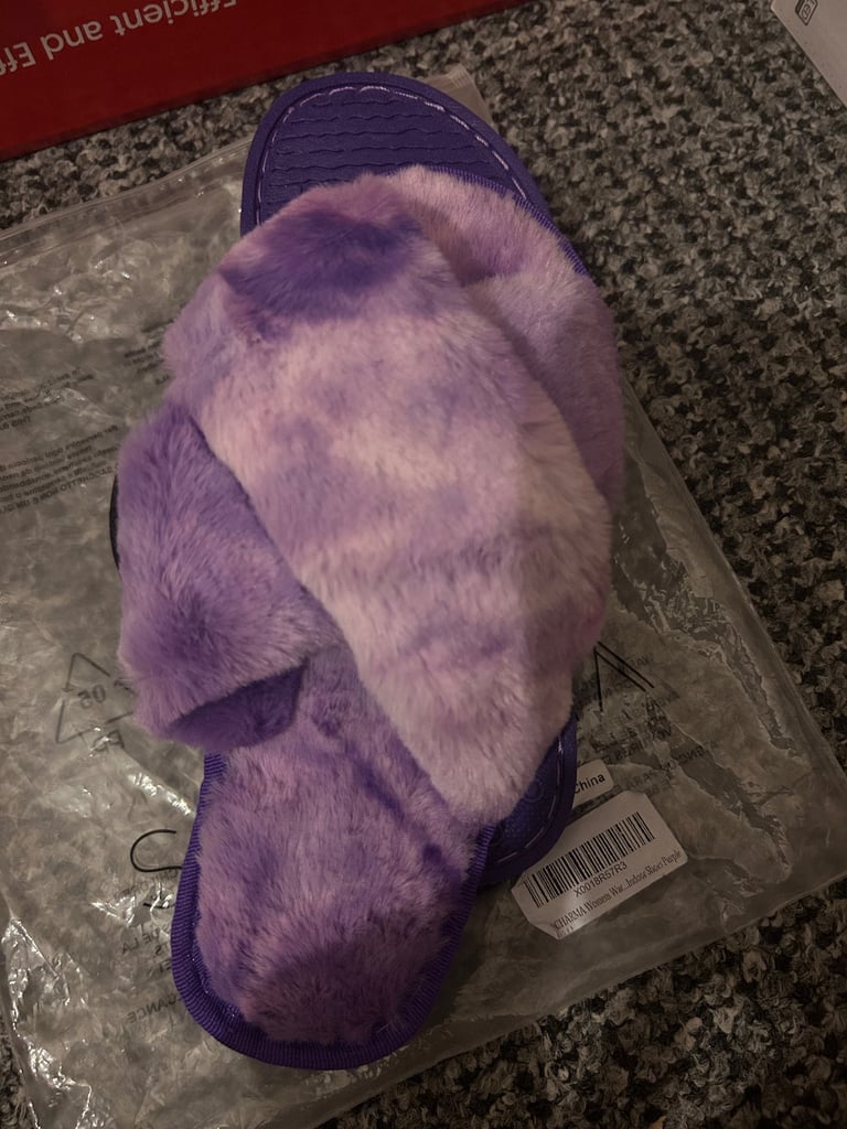 Womens Fluffy Slippers（ size36-37）