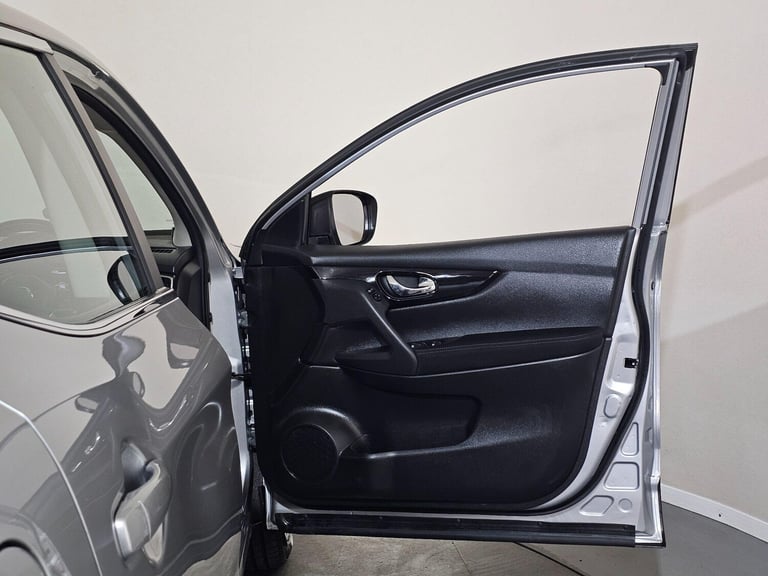 2018 Nissan Qashqai 1.2 DIG-T Acenta XTRON Euro 6 (s/s) 5dr HATCHBACK Petrol Automatic