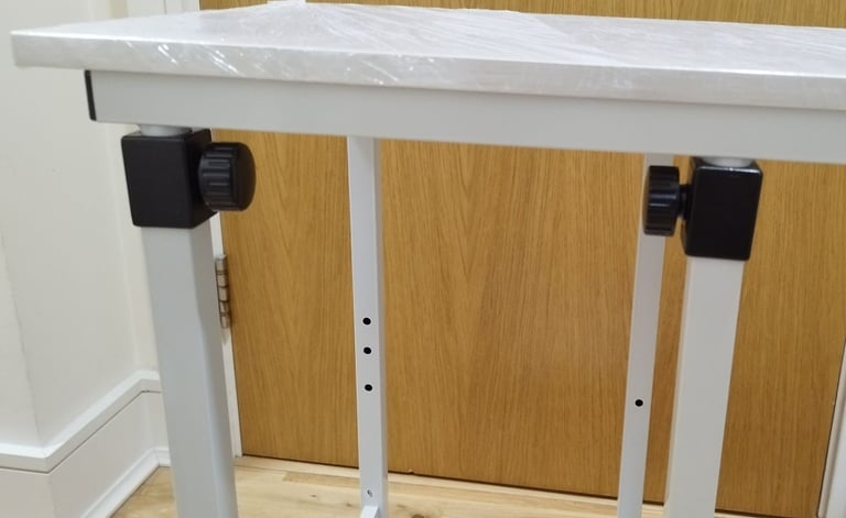 Dripex C-Shaped Side Table