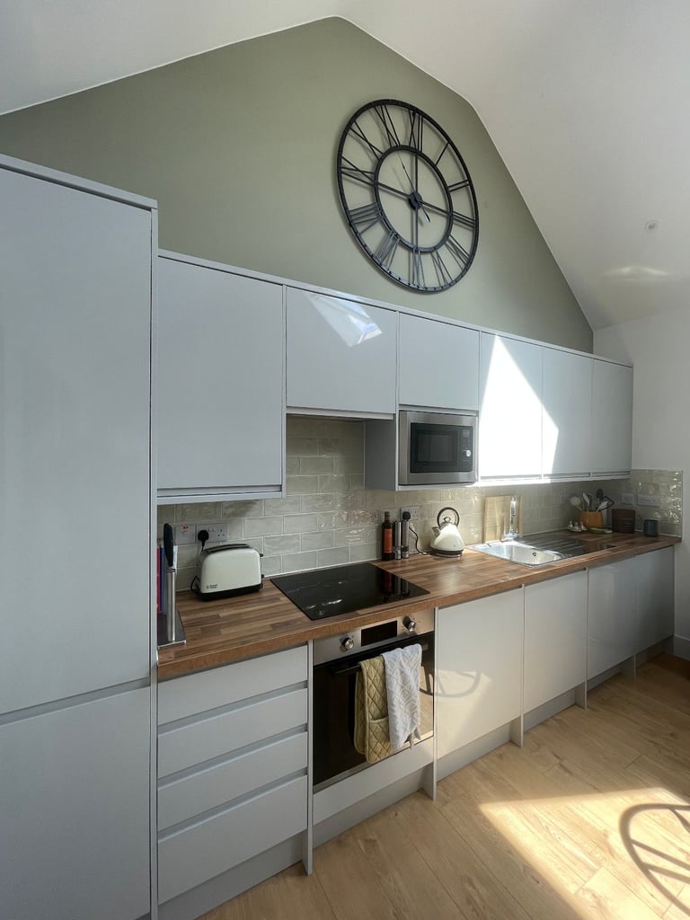image for 2 Bed Flat, High Street, GU15 