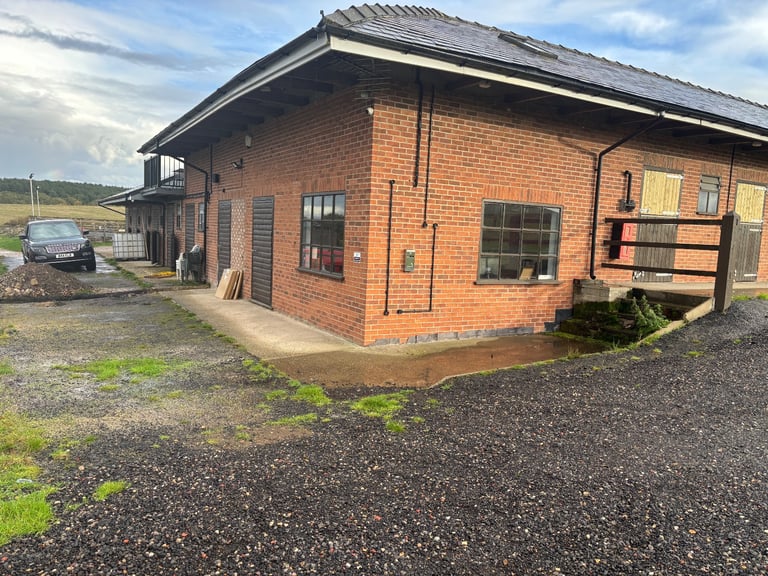 Office to Rent ( also yard space available different size lots 