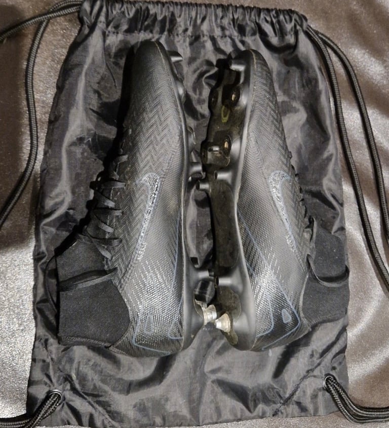 Football Boots – UK 8.5