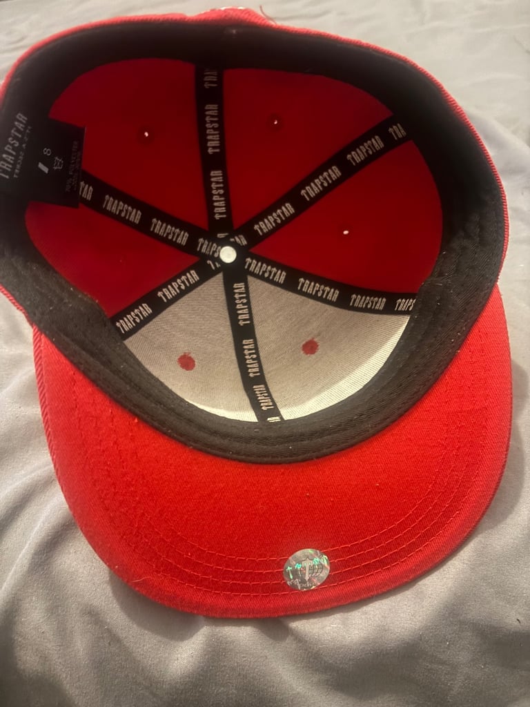 Red Trapstar Fitted hat size:7 1/8