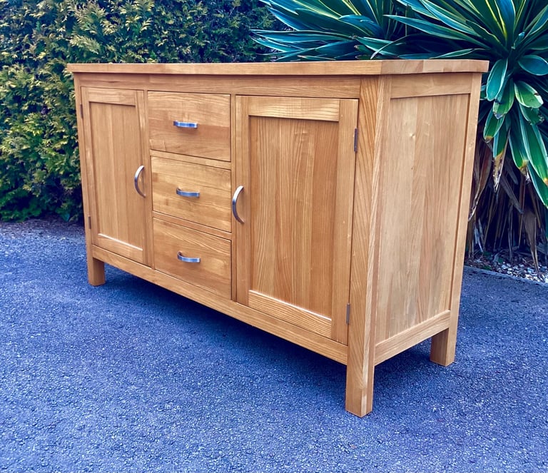 image for Solid Oak 3 Drawer Sideboard 