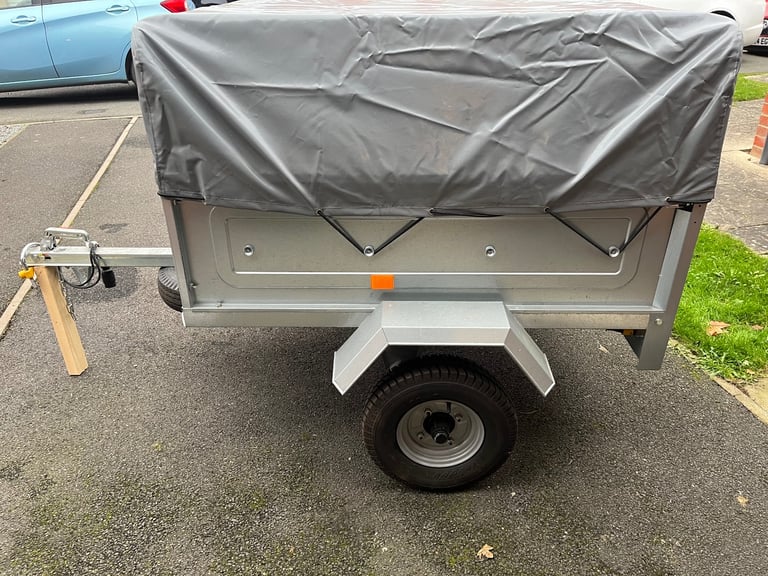 Maypole Car Trailer MP6812/Erde 122- Medium