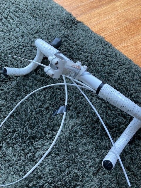 Shimano PRO VIBE 7S Handlebar inc Ultergra 6700 (10 speed) shifters and Pro VIBE 7S alloy Bike stem