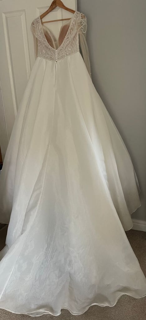 Beautiful Wedding dress 