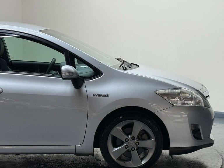 2012 Toyota Auris 1.8 VVT-h T Spirit CVT Euro 5 (s/s) 5dr Hatchback Hybrid Automatic