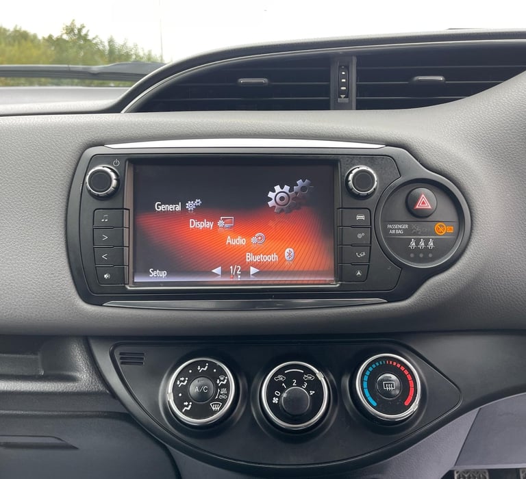 2015 Toyota Yaris 1.33 VVT-i Icon 5dr HATCHBACK Petrol Manual