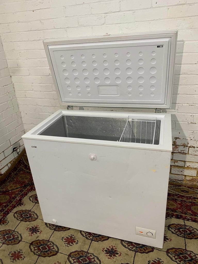 Beautiful Logik Chest Freezer 200L  Frost Free