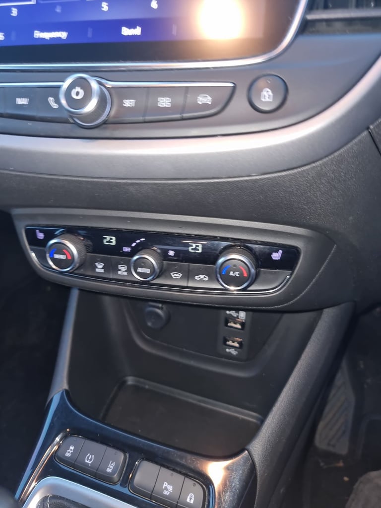 Vauxhall, CROSSLAND X, Hatchback, 2018, Manual, 1199 (cc), 5 doors
