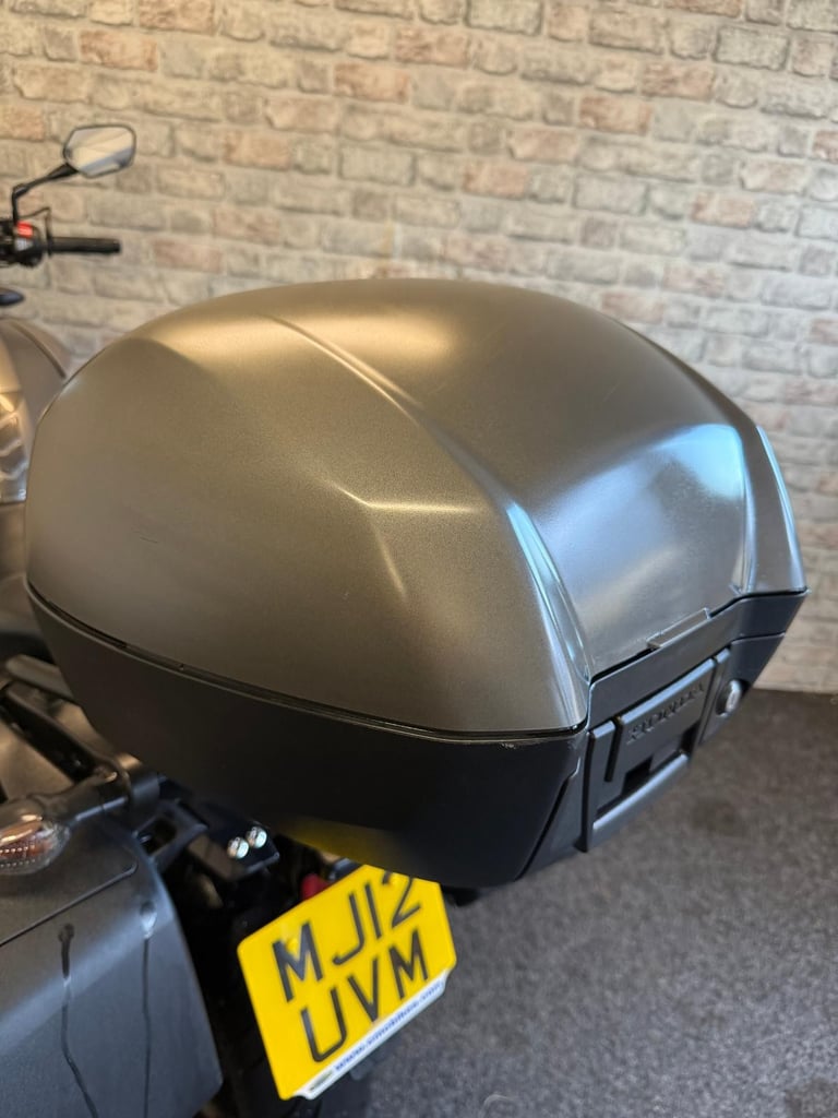2012 Honda VFR800x Crossrunner - Full Luggage - Abs - Heated grips 