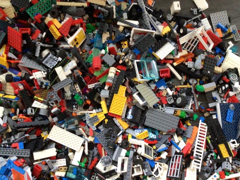 Lego 12 kg in weight, lots of parts, some Lego city, some Lego friends and stars wars etc 