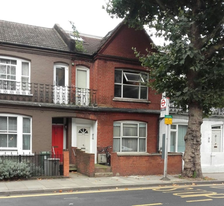 image for DSS FULHAM 1ST FL SELF CON STUDIO FLAT 10 MIN WALK TUBE &RIVER SHORT BUS RIDE TO CLAPHAM JUNCTION 