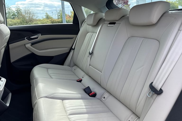 2022 Audi e-tron Sportback Technik 50 quattro 230,00 kW SUV ELECTRIC Automatic