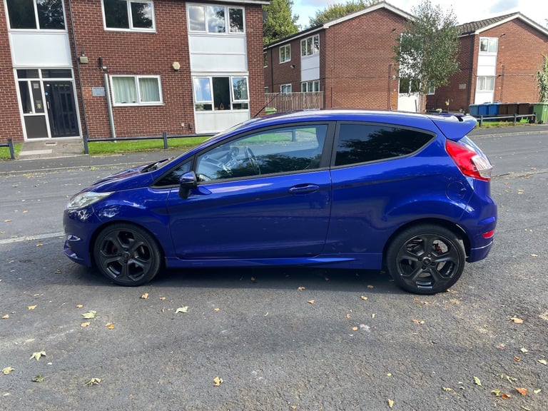 Ford, FIESTA, Hatchback, 2016, Manual, 1596 (cc), 3 doors