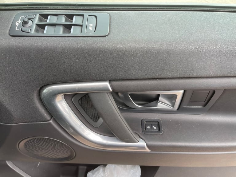 2016 Land Rover Discovery Sport 2.0 TD4 180 SE Tech 5dr Auto ESTATE Diesel Automatic