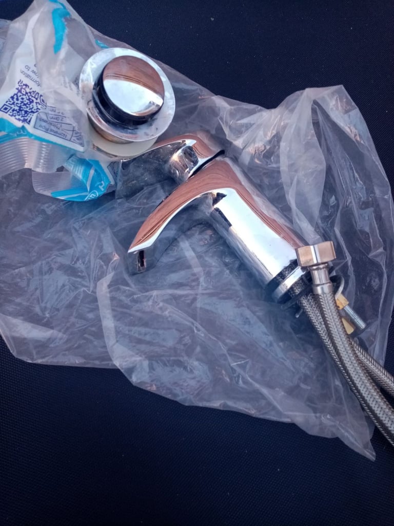 image for BATHROOM MIXER TAP AND POP UP WASTE